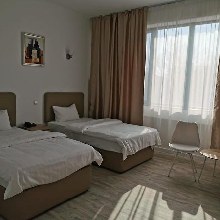 Tincabesti Hotel Zimbru Snagov מראה חיצוני תמונה