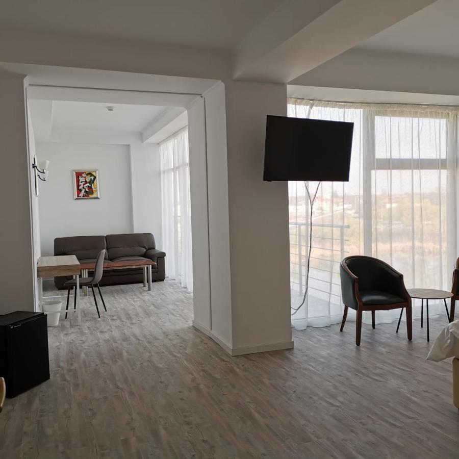 Tincabesti Hotel Zimbru Snagov מראה חיצוני תמונה