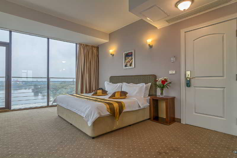 Tincabesti Hotel Zimbru Snagov מראה חיצוני תמונה